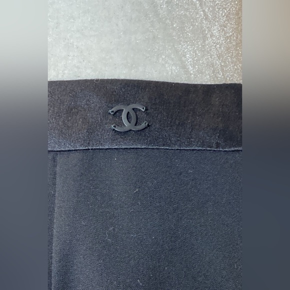 CHANEL Ruffled Wool Mid Skirt - Picture 6 of 9